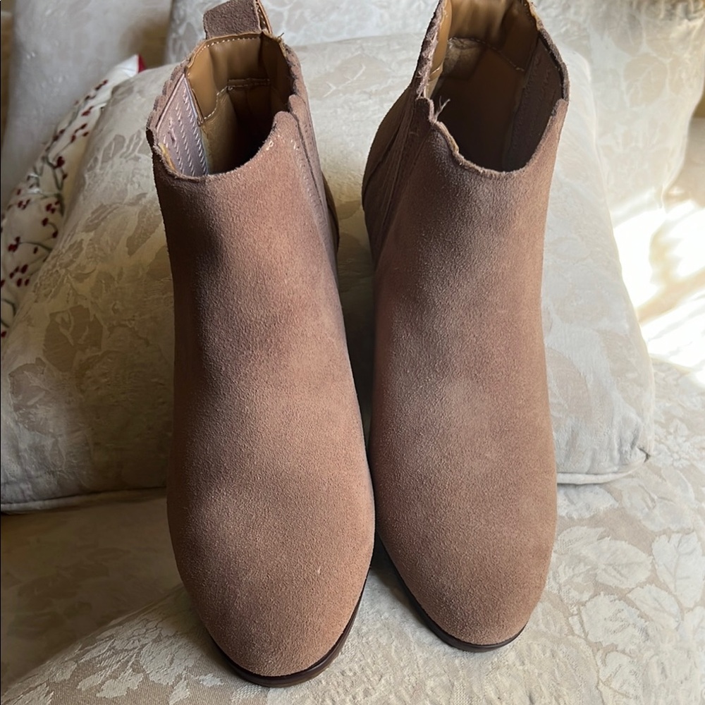 Jack Rogers Tan Ankle Boots with Elastic Panels and Short Stacked Heel